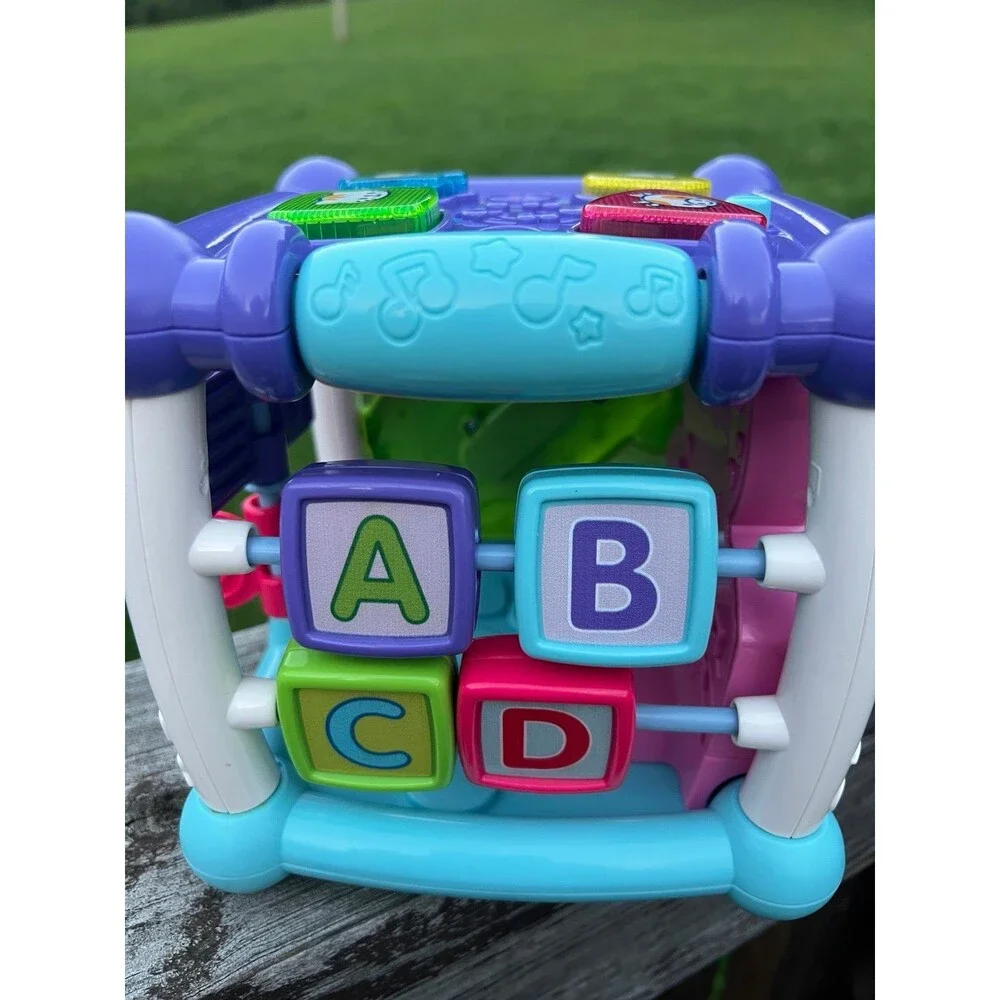 VTech Busy Learners Activity Cube, Purple - lights up and has sound